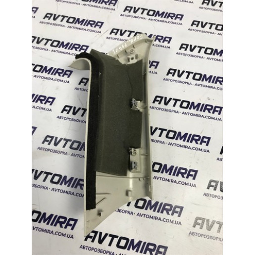 Обшивка стойки передней правой Ford Focus 3 2011-2017 BM51N31010AD